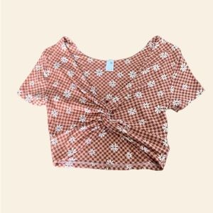 SO Short Sleeve Twist Pink Daisy Checkered Crop Top Womens Size S NWT
